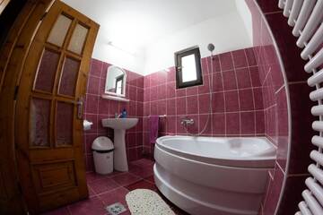 Фото номера Апартаменты с 2 спальнями Дома для отпуска Eden Garden Sovata г. Совата 5