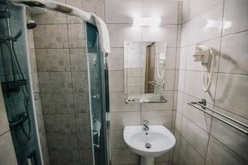 Фото номера Двухместный номер Делюкс с 1 кроватью и балконом Гостевой дом Vila Ursul Negru г. Совата 35