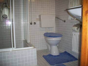 Фото номера Дом с 4 спальнями Дома для отпуска Cabana Bavaria г. Совата 38