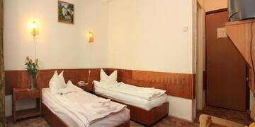 Фото номера Двухместный номер с 2 отдельными кроватями Отель Hotel Hefaistos - Sovata г. Совата 7