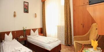 Фото номера Двухместный номер с 2 отдельными кроватями Отель Hotel Hefaistos - Sovata г. Совата 8