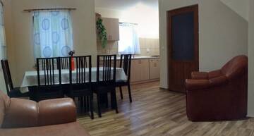 Фото номера Апартаменты с видом на бассейн Курортные отели Apartamente Pallós Vendégházak г. Совата 5