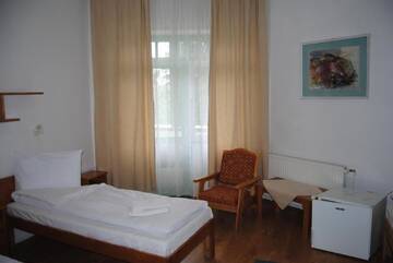 Фото номера Двухместный номер с 2 отдельными кроватями и балконом Хостелы Hostel Teleki г. Совата 5