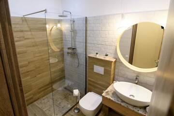 Фото номера Номер с кроватью размера «queen-size» и балконом Отели типа «постель и завтрак» Amethyst г. Совата 8