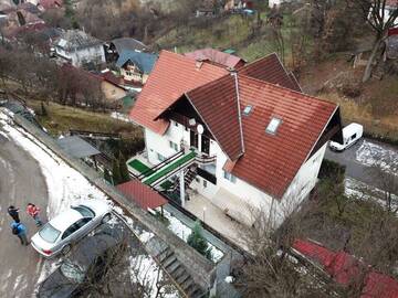 Фото номера Улучшенный номер с кроватью размера «king-size» Проживание в семье Casa Dan г. Совата 8