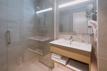 Фото номера Стандартный двухместный номер с 1 кроватью или 2 отдельными кроватями Отель Ensana Ursina г. Совата 20